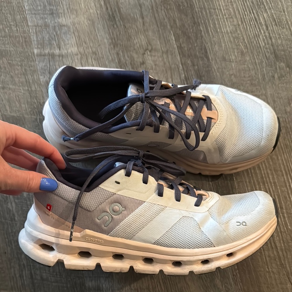 On Running Women's Sneakers - White and Gray